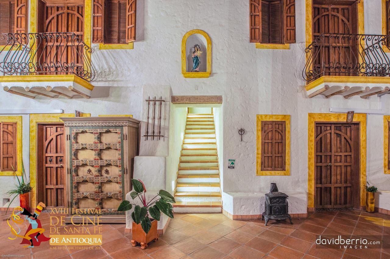 Hotel Santa Barbara Colonial Санта-Фе-де-Антьокия Экстерьер фото