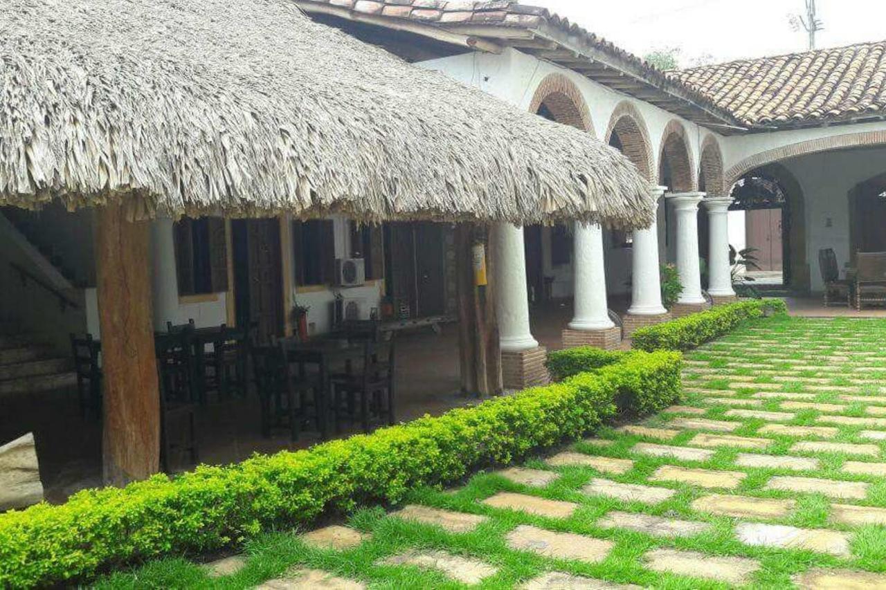 Hotel Santa Barbara Colonial Санта-Фе-де-Антьокия Экстерьер фото