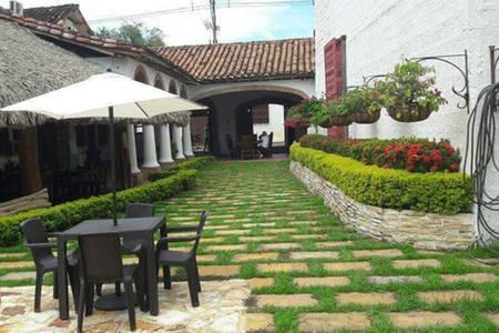 Hotel Santa Barbara Colonial Санта-Фе-де-Антьокия Экстерьер фото